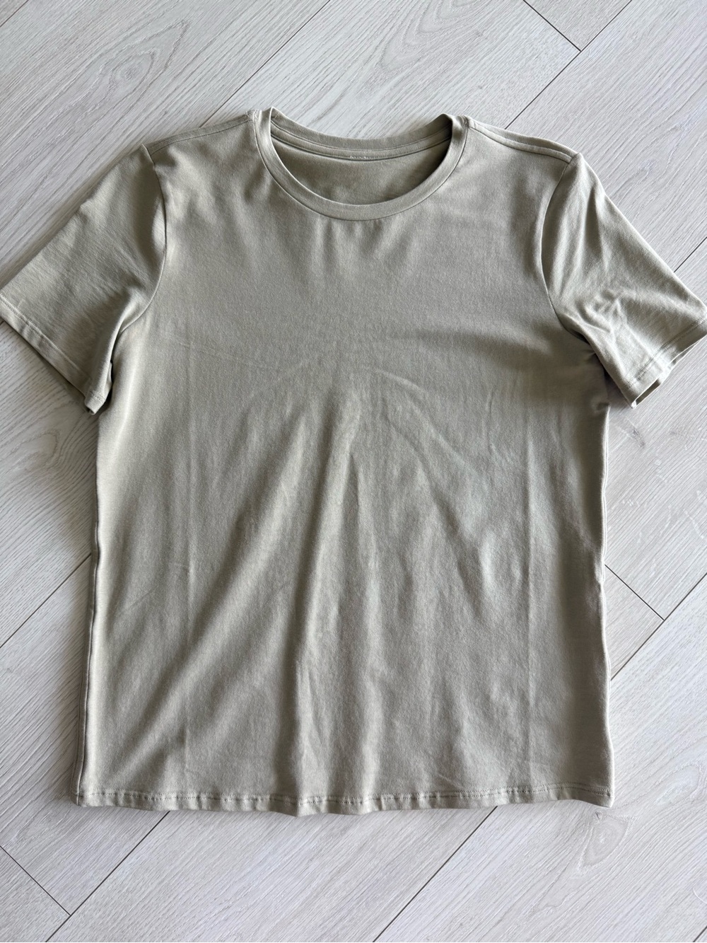 Lululemon T-shirt